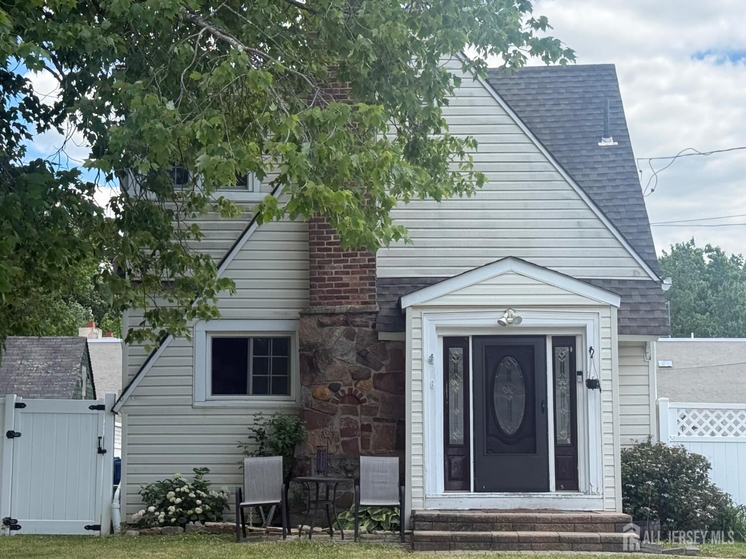 Property Photo:  6 Anchor Boulevard  NJ 08857 