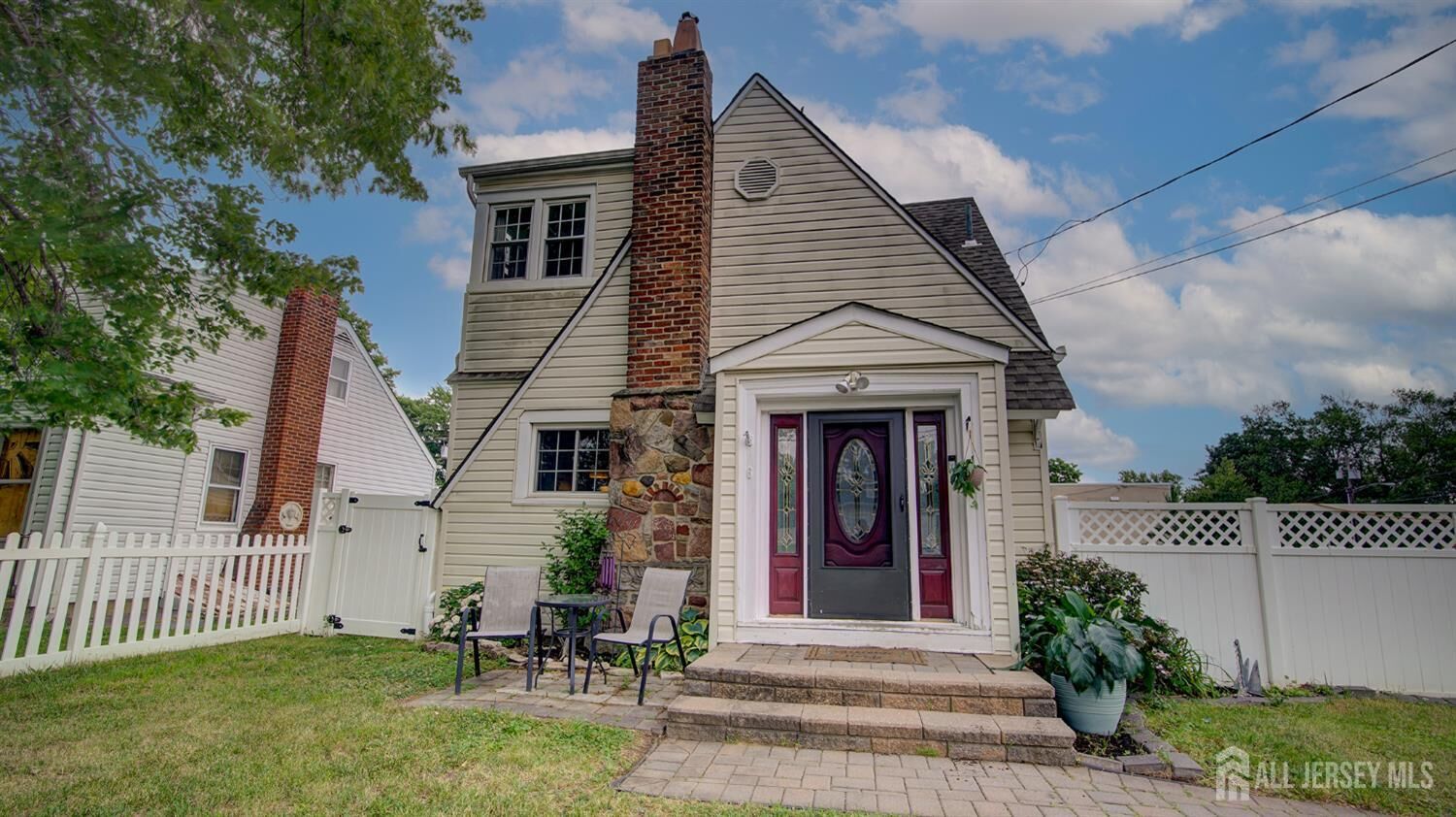 Property Photo:  6 Anchor Boulevard  NJ 08857 