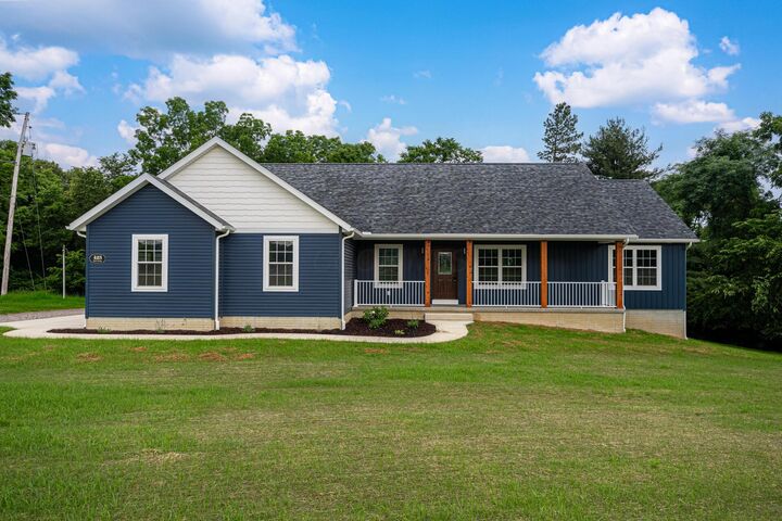 Property Photo:  423 Neal Avenue  OH 43338 