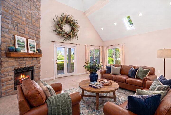 Property Photo: 9978 Lavenham W Circle OH 43065