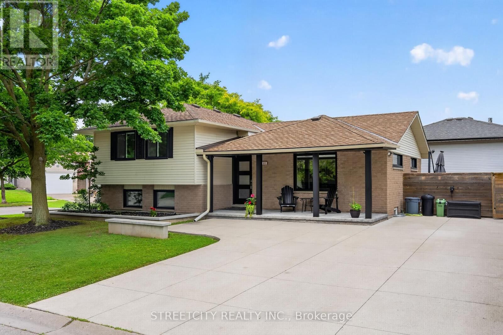 Property Photo: 59 Blanchard Crescent ON N6G 4E3