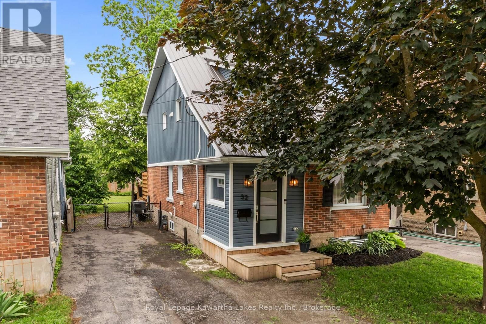 Property Photo: 32 Simcoe Street ON K9V 2G4