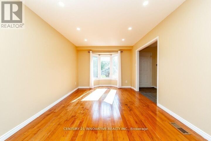 Property Photo:  16 Long Drive Main  ON L1N 8E1 