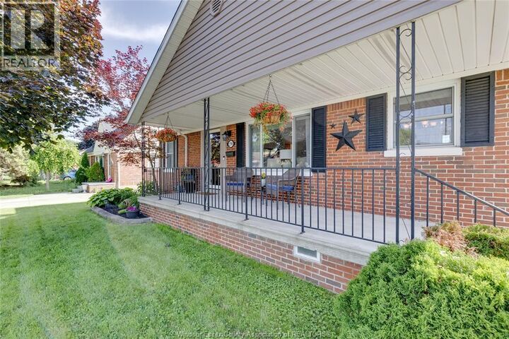 Property Photo: 2790 Randolph Avenue ON N9E 3C9