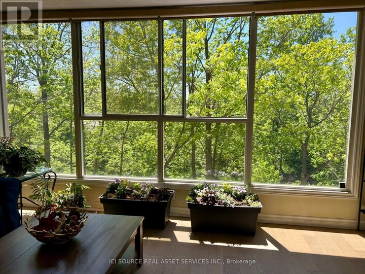 Property Photo:  1271 Walden Circle 206  ON L5J 4R4 