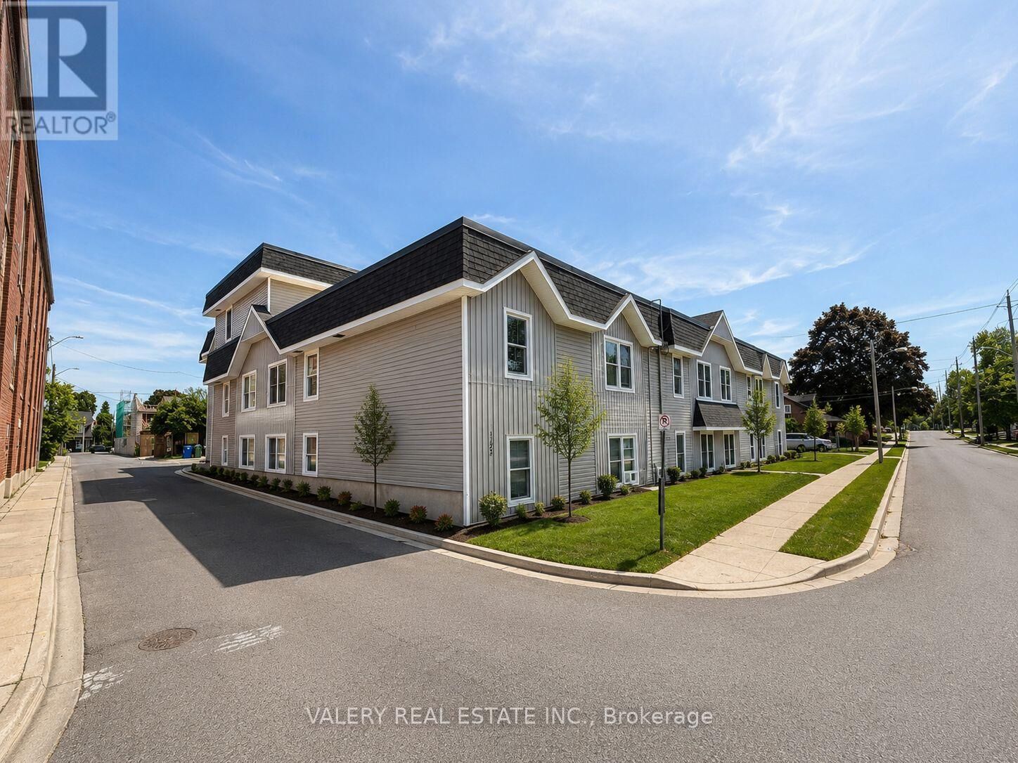 Property Photo: 1123 Queenston Road 101 ON N3H 3L1