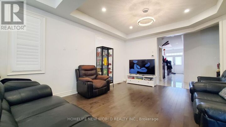 Property Photo:  28 Fallharvest Way  ON L4A 4V8 