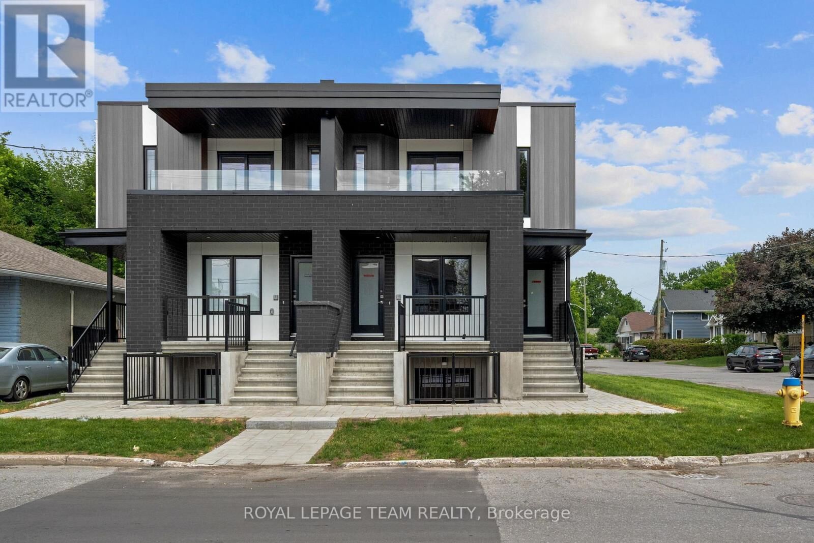 Property Photo: 998 Hollington Street Main ON K1Z 6K6