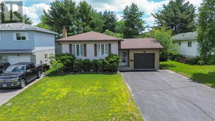 Property Photo: 36 Autumn Dr ON P6A 6S3