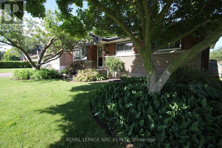 Property Photo: 9 Greenhill Drive ON L2V 1W4