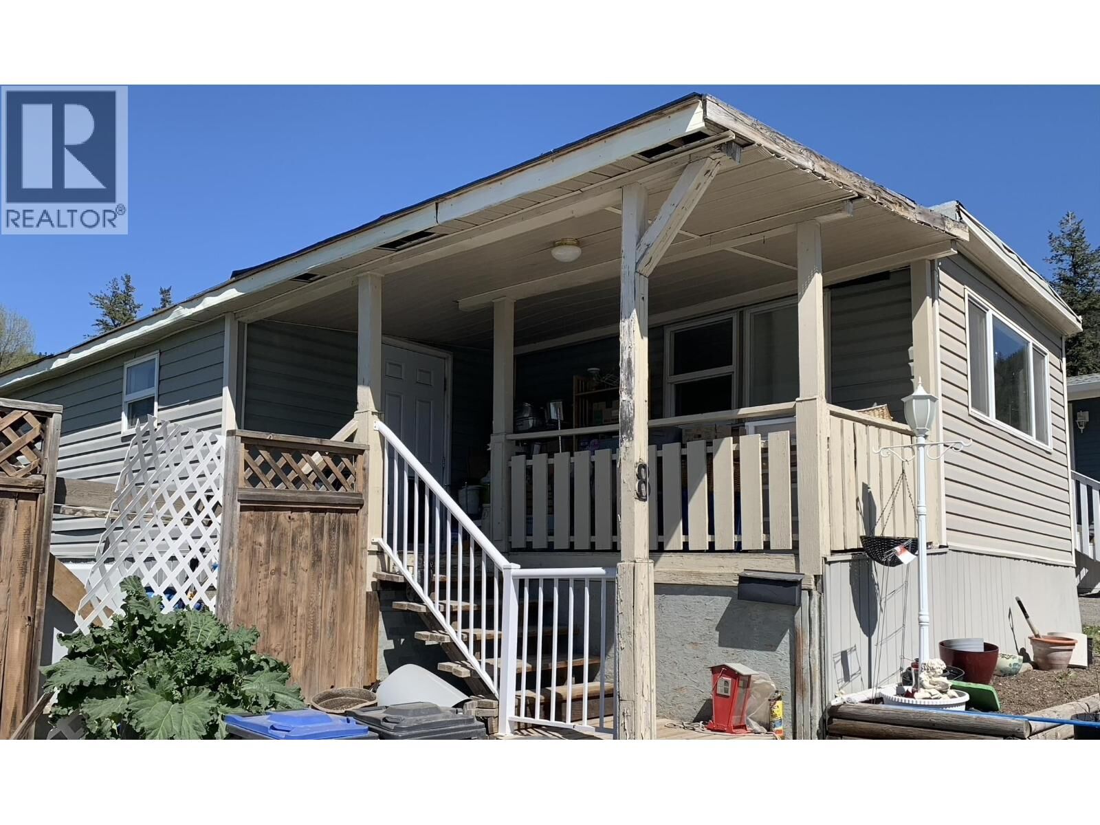 Property Photo:  302 Broadway Avenue 8  BC V2G 2Y7 