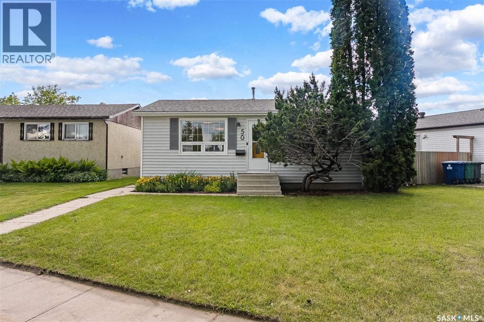 Property Photo:  50 Matheson Place  SK S7L 3Y5 