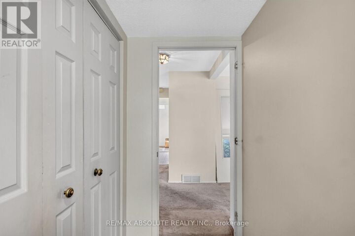 Property Photo:  32 Sage Crescent  ON K2J 1T4 