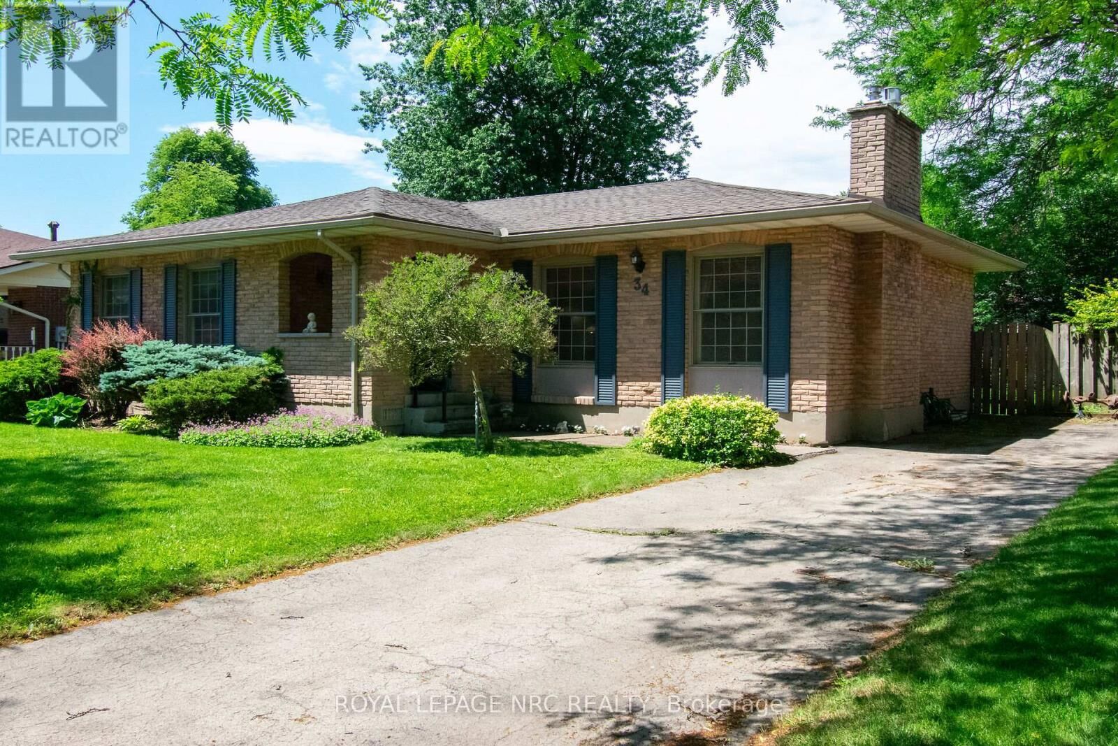 Property Photo:  34 Woodington Place  ON L3C 2J2 