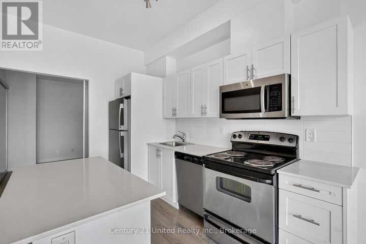 Property Photo: 100 Bond Street East 422 ON L1G 0B7