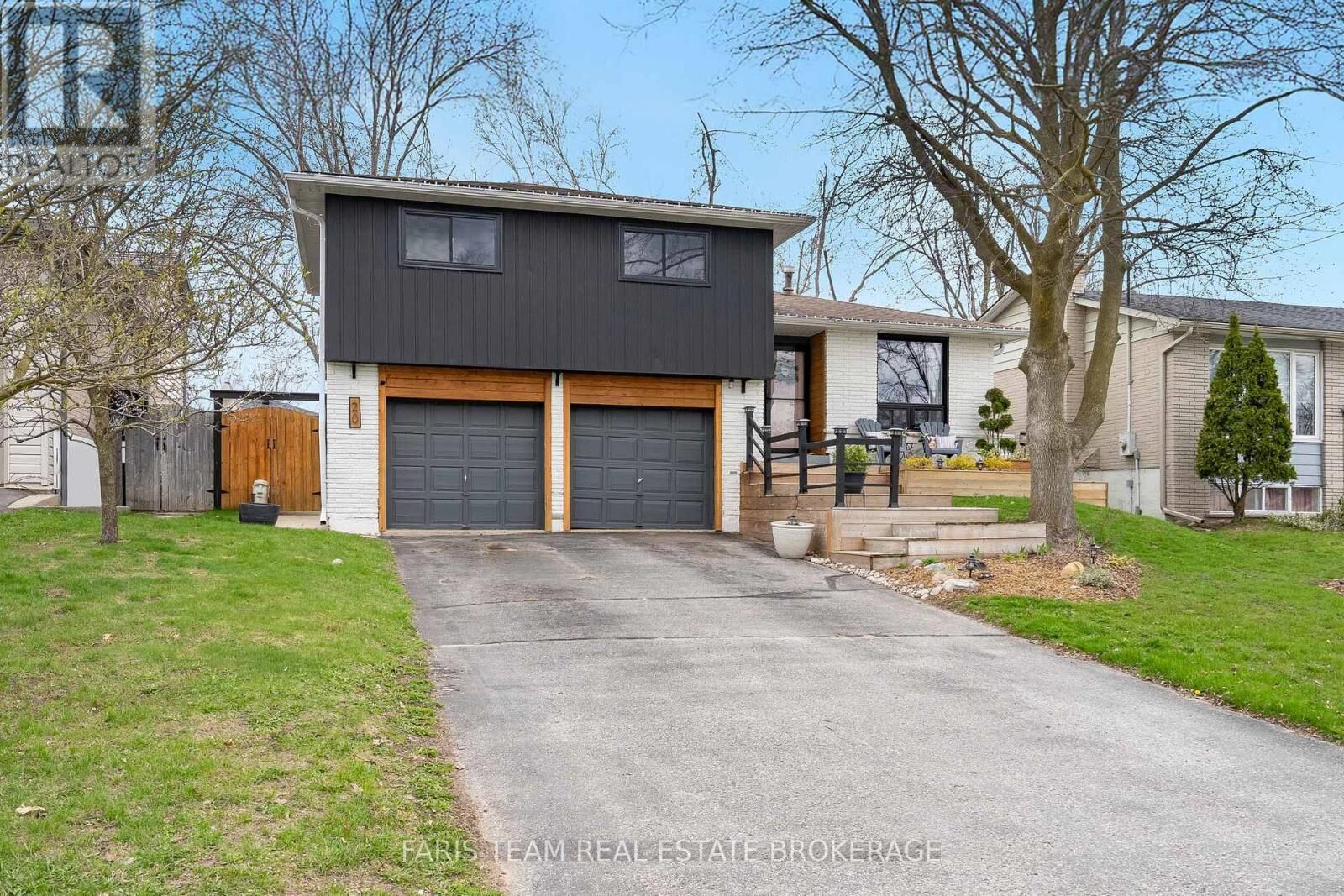 Property Photo: 20 Carol Road ON L4N 3P5