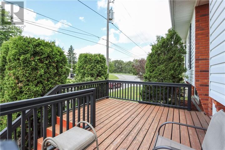 Property Photo:  523 Eastern Avenue  ON P3Y 1M9 