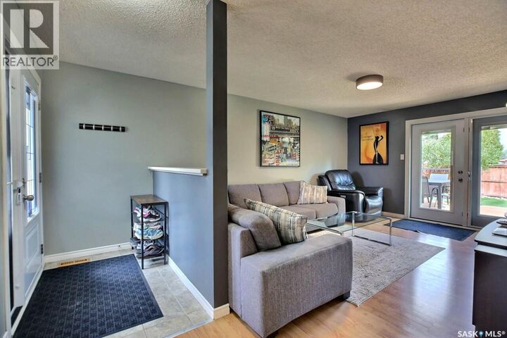 Property Photo:  2534 7th Avenue E  SK S4N 5T4 
