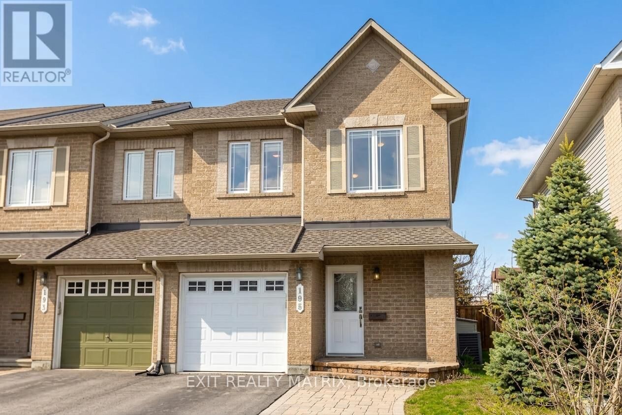 Property Photo:  195 Tapley Place  ON K4A 0L2 