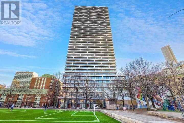 Property Photo: 85 Wood Street North 619 ON M4Y 0E8