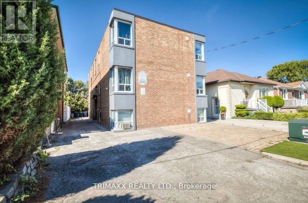 Property Photo:  6 Seventeenth Street 1  ON M8V 3K3 