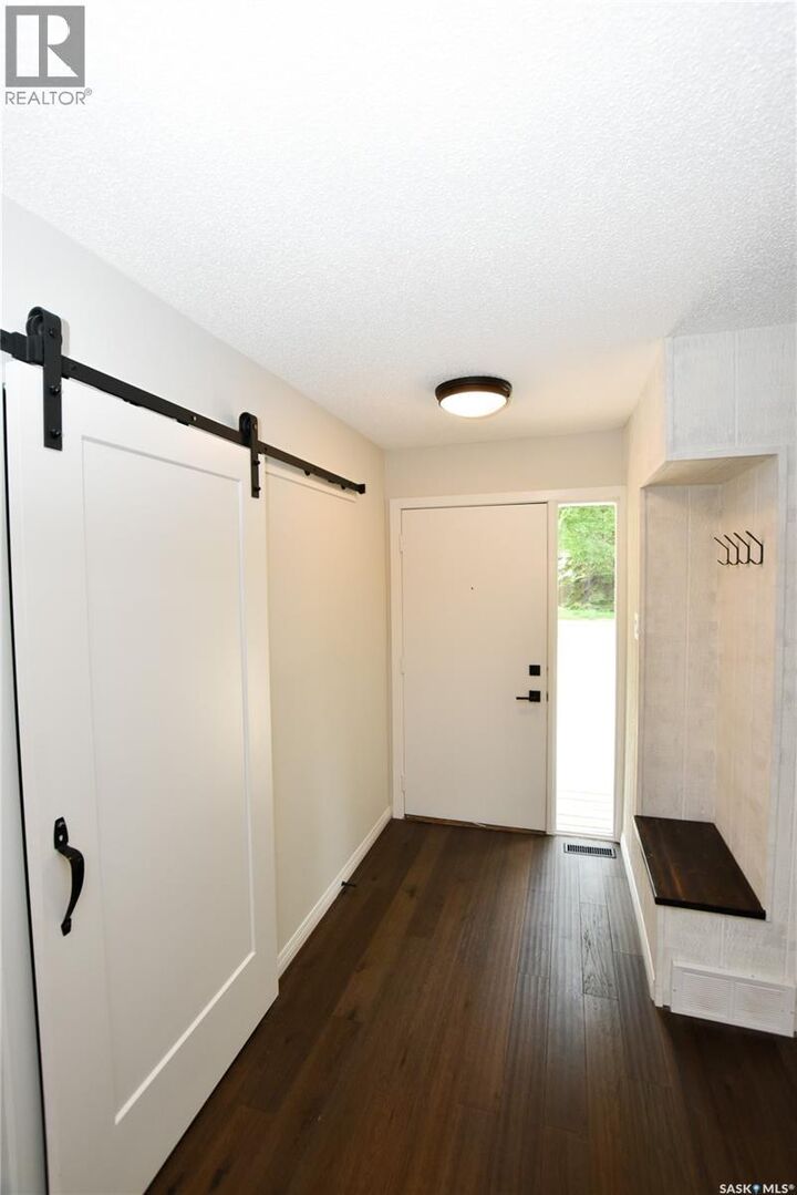 Property Photo:  2315 St George Avenue  SK S7M 0K9 
