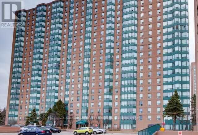 Property Photo: 135 Hillcrest Avenue 1805 ON L5B 4B1