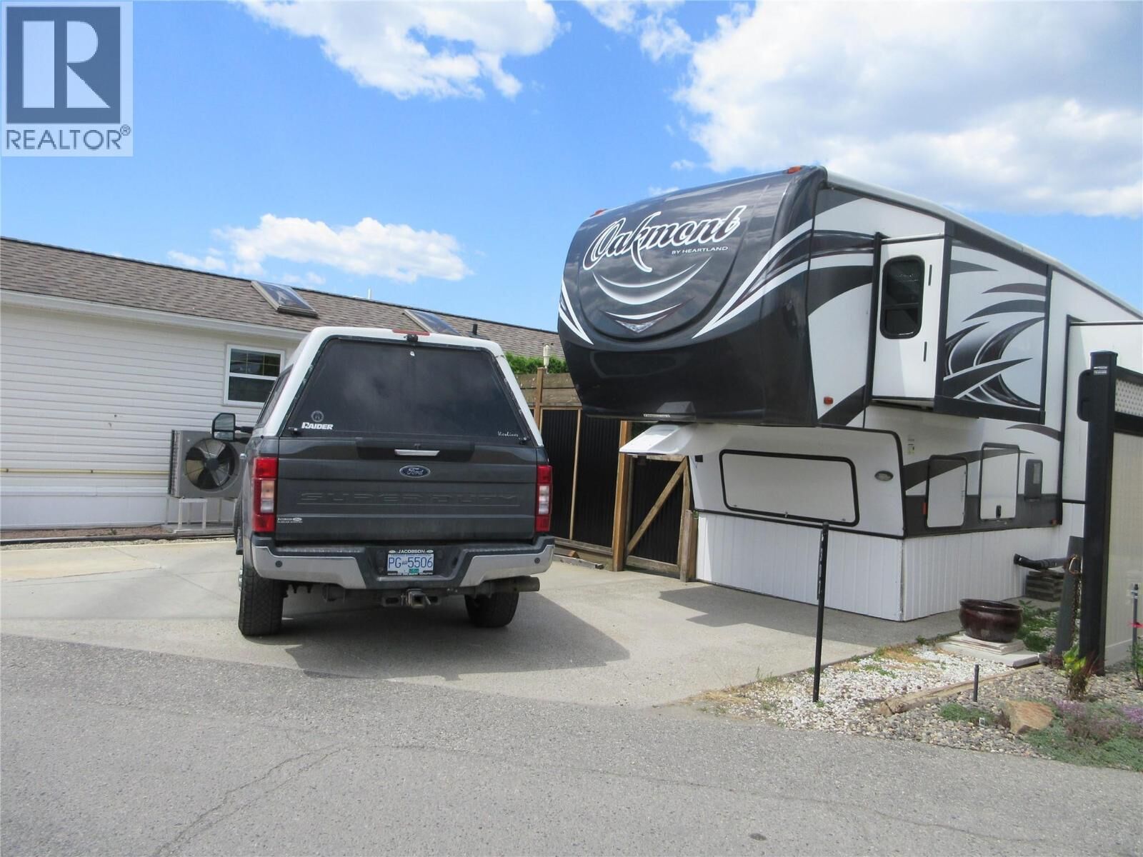 Property Photo: 415 Commonwealth Road 307 BC V4V 1P4