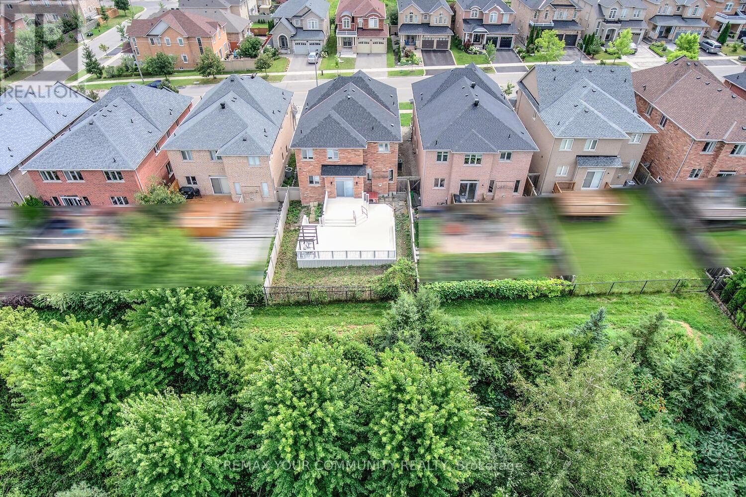 Property Photo:  76 Ivy Glen Drive  ON L6A 0P2 