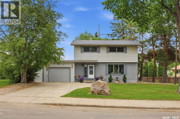 Property Photo:  1660 Alexandra Avenue  SK S7K 3C3 