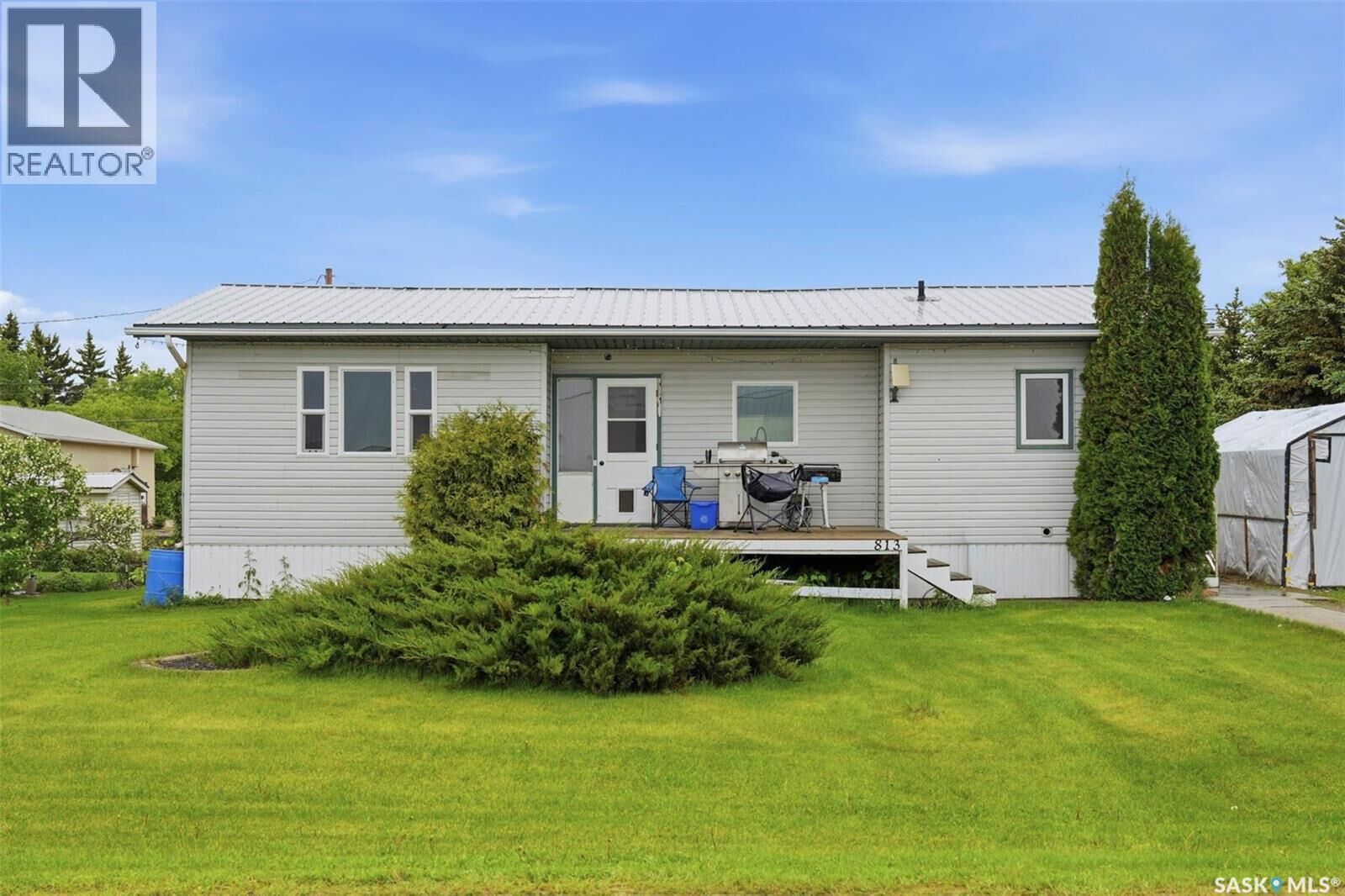 Property Photo:  813 Hoffman Avenue  SK S0K 0S0 