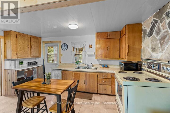 Property Photo:  609 Stokes Bay Road  ON N0H 2M0 