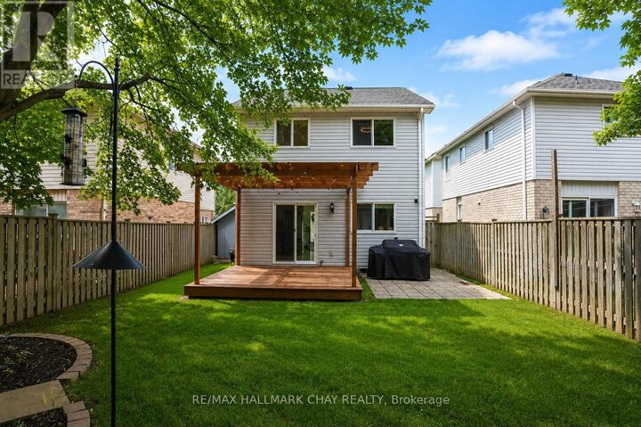 Property Photo:  100 Copeman Crescent  ON L4N 8B3 