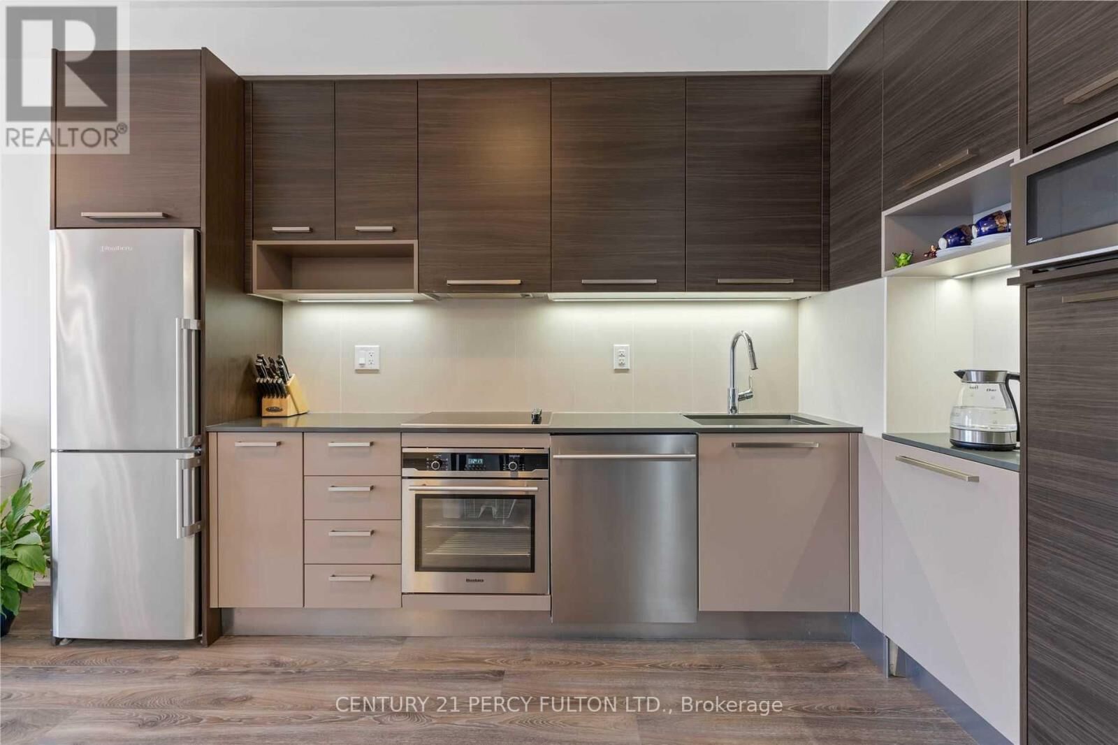 Property Photo:  36 Park Lawn Road 1401  ON M8V 0E5 