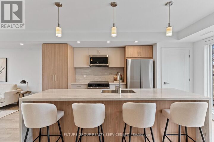 Property Photo:  15 Acorn Avenue Unit 3  ON M9B 3P7 