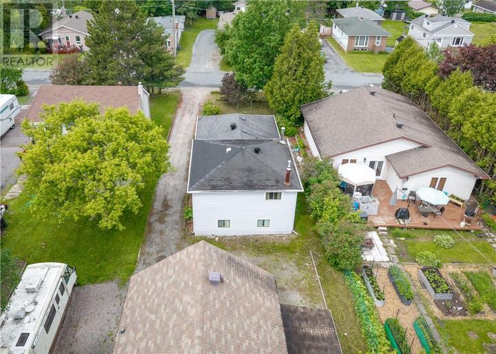 Property Photo:  98 Ridgemount Avenue  ON P3B 3W5 