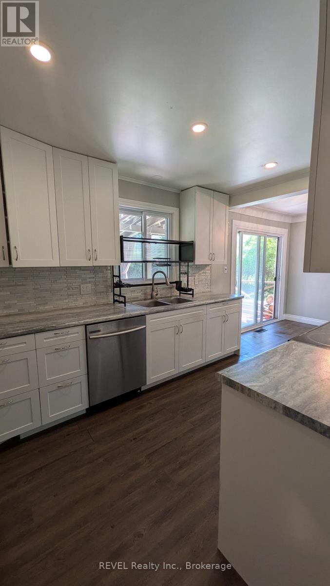 Property Photo: 3204 Saint Paul Avenue Main Floor ON L2J 2M1