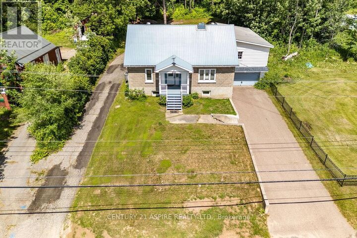 Photo de la propriété:  237 Bonnechere Street West  ON K0J 1T0 