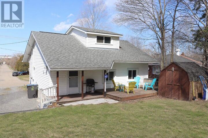 Photo de la propriété:  104 Birch St  ON P6B 2J6 