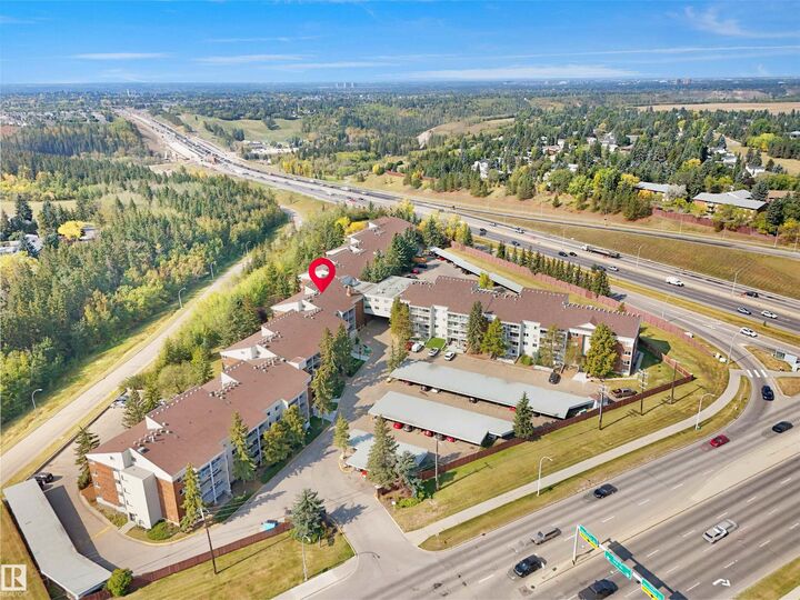 Property Photo:  4404 122 Street NW  AB T6J 4A9 