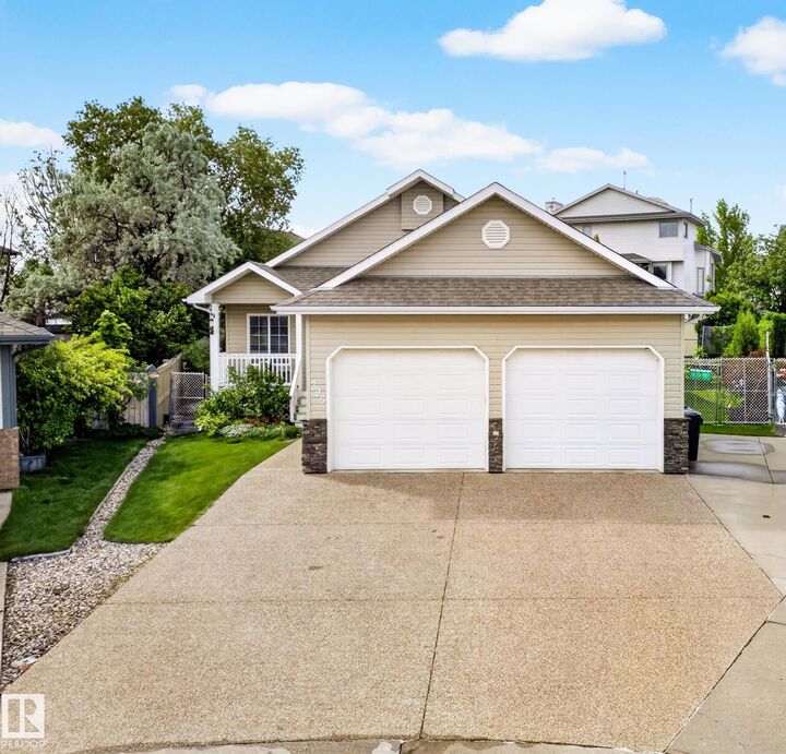 Property Photo: 395 Meadowview Terrace AB T8H 1X7