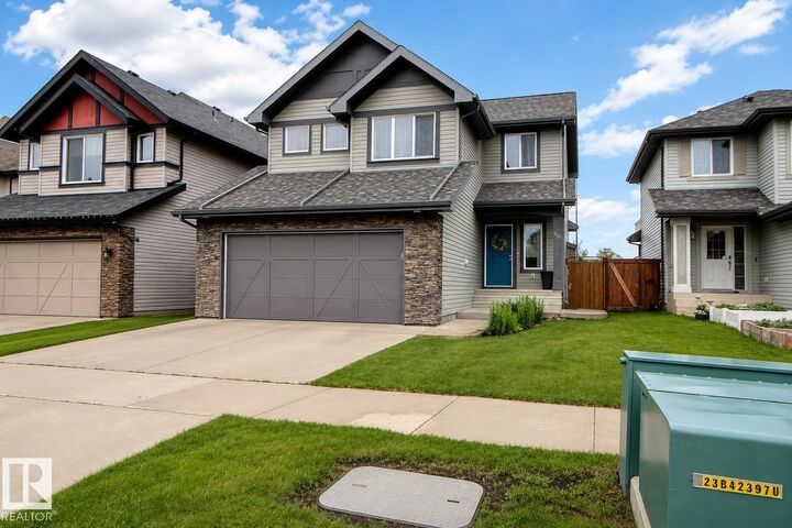 Property Photo:  40 Becker Crescent  AB T8L 0C1 