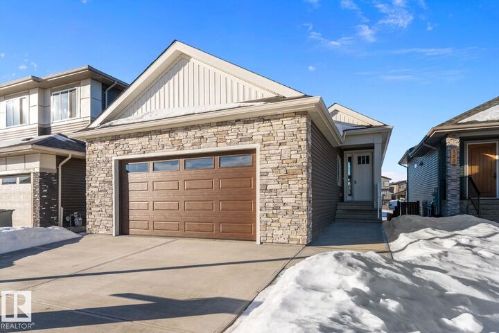 110 Lilac Close — photo 1