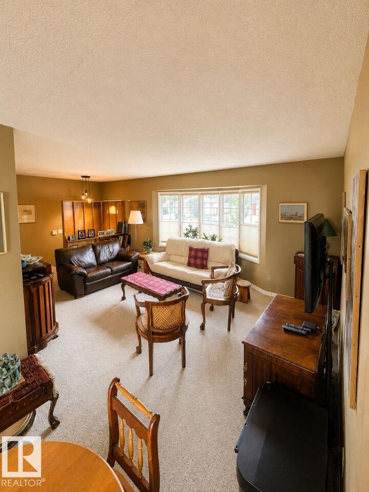 Property Photo:  11015 144 Street NW  AB T5N 2W4 