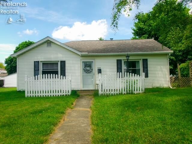 Property Photo:  514 Kensington  OH 44811 