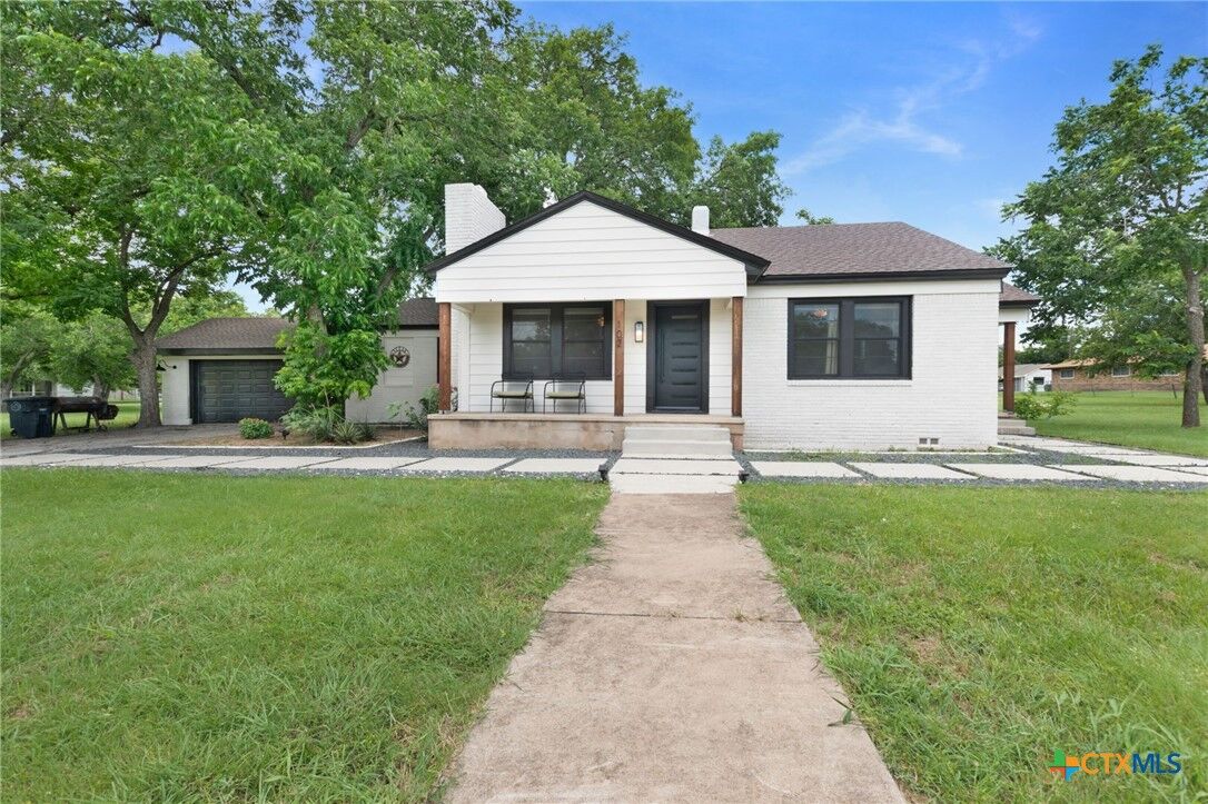 Property Photo:  102 Elmo Street  TX 76527 