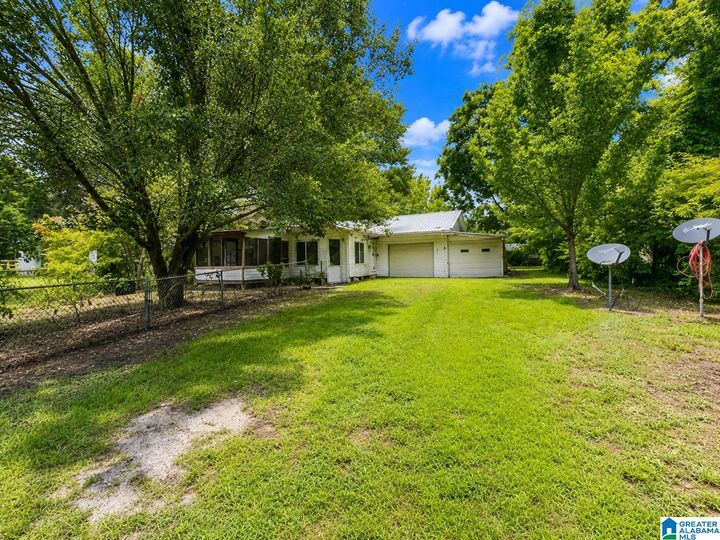 Property Photo:  509 Cave Road  AL 36206 