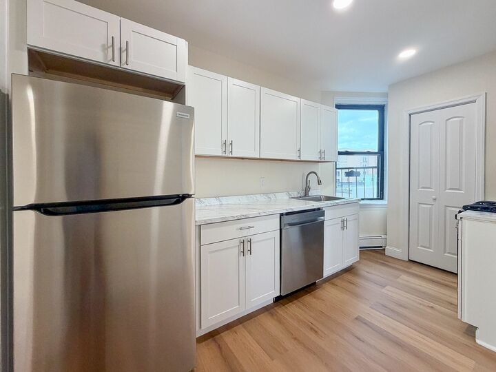 Property Photo:  327 8th St 7  NJ 07087 