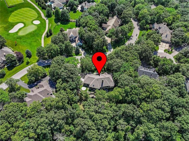 Property Photo:  180 E Loch Lloyd Parkway  MO 64012 