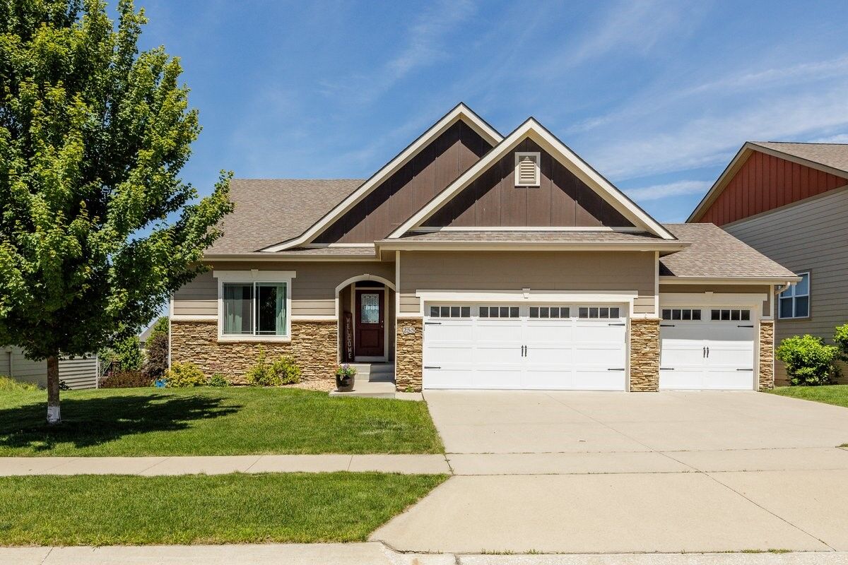 Property Photo:  255 Abigail Lane  IA 50263 